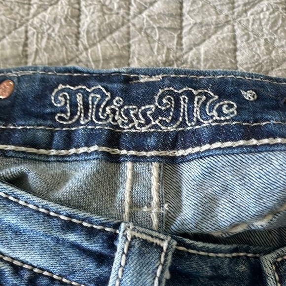 Miss Me signature cropped jeans size 27 - Picture 5 of 8